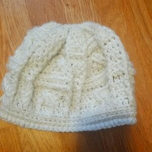 I'm selling a very warm kids hat